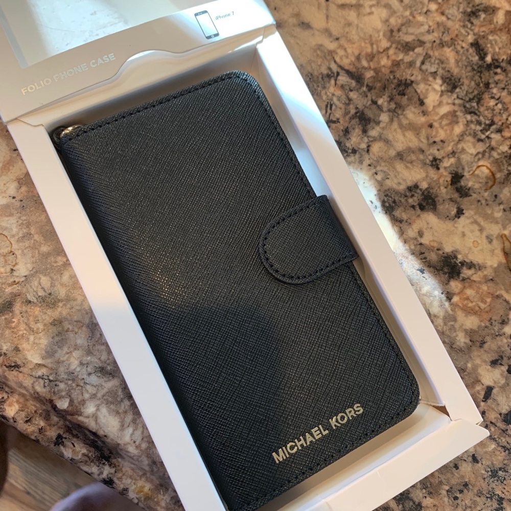 Michael Kors wallet case